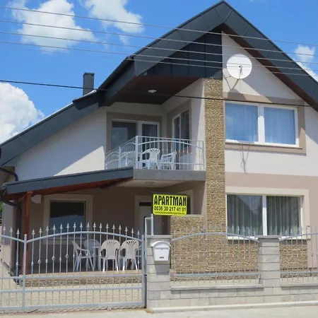 2 Féröhelyes Apartamento