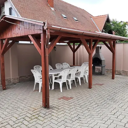 Apartamento 2 Féröhelyes *